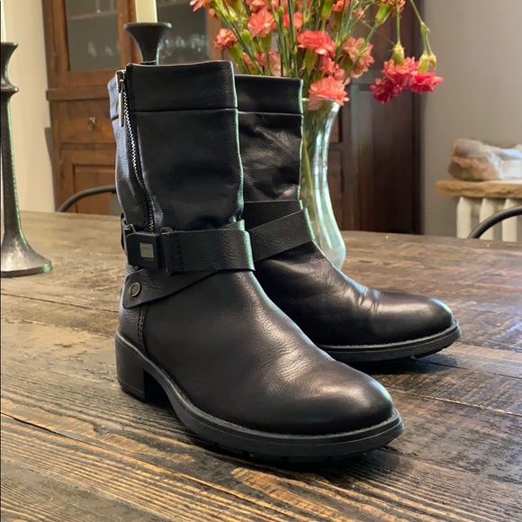 Aquatalia Shoes - Aquatalia Booties Black Size 5 GREAT CONDITION